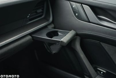 Car image 32