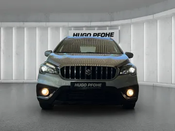 Car image 3