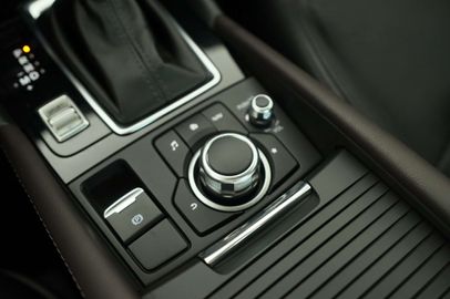 Car image 37