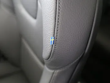 Car image 32