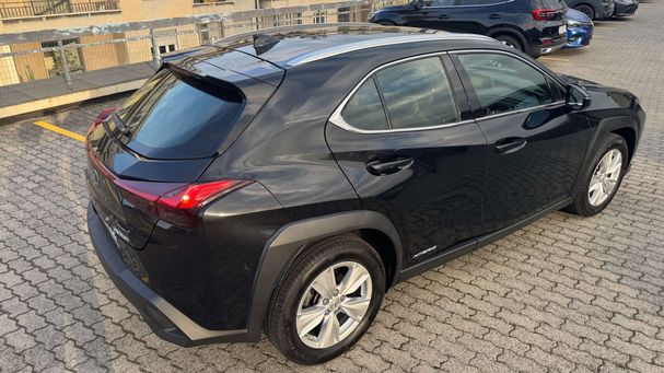 Lexus UX 250h 135 kW image number 2