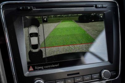 Car image 32