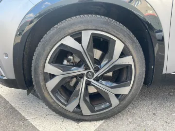 Car image 34