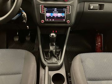 Car image 15