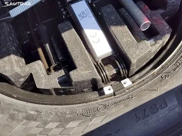 Car image 33