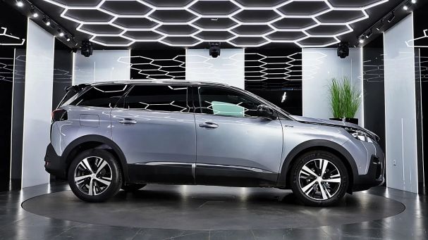 Peugeot 5008 BlueHDi EAT8 GT 133 kW image number 11