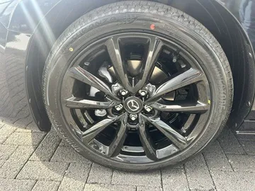 Car image 27