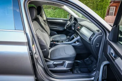 Car image 22