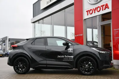 Car image 4
