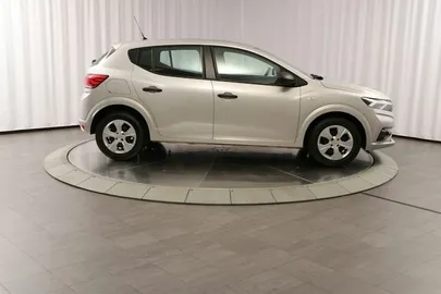 Car image 2