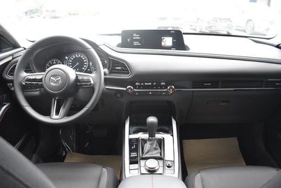 Car image 16