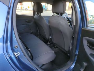 Car image 37