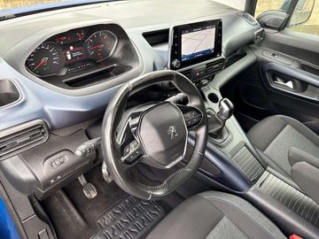 Car image 33