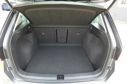 Car image 33