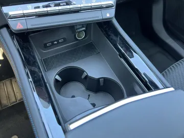 Car image 28