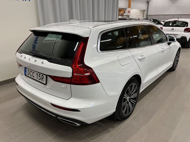 Volvo V60 T6 Recharge AWD 250 kW image number 3