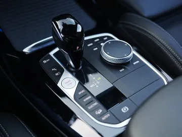 Car image 35