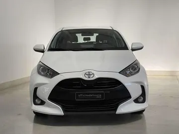 Car image 2