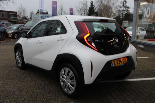 Toyota Aygo X 1.0 VVT-i 53 kW image number 3