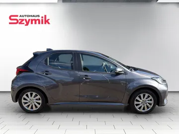 Car image 4