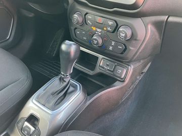 Car image 36