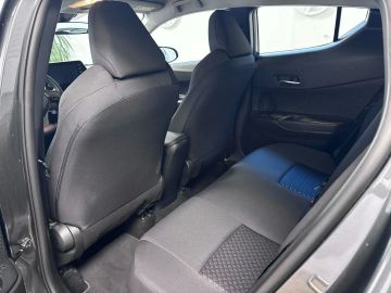 Car image 10