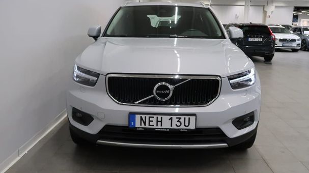 Volvo XC40 T3 Momentum 120 kW image number 9