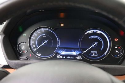 Car image 37