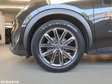Car image 32