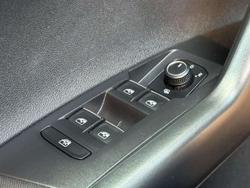 Car image 31