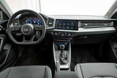 Car image 15