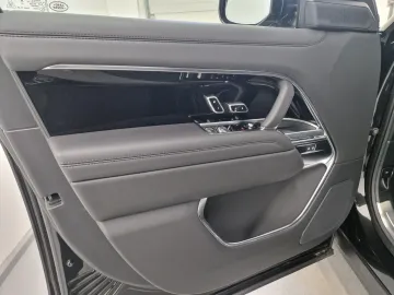 Car image 32