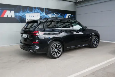 Car image 36