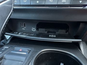 Car image 24