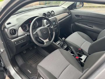 Car image 9