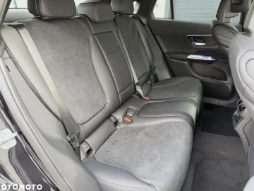 Car image 35