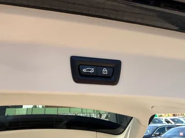 Car image 46
