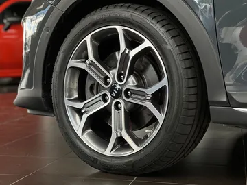 Car image 31