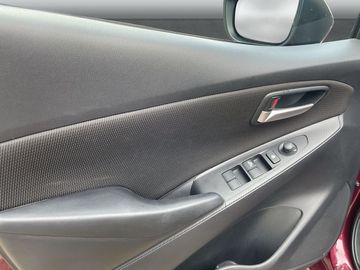 Car image 19