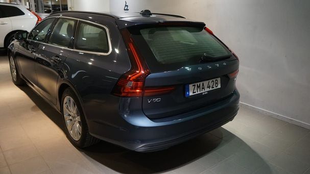 Volvo V90 B4 Momentum 147 kW image number 2