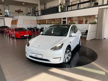 Car image 28