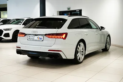 Car image 38