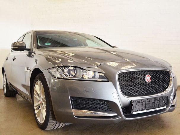 Jaguar XF 20d Prestige 132 kW image number 3