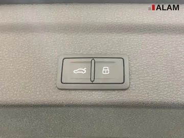 Car image 35