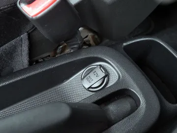 Car image 27