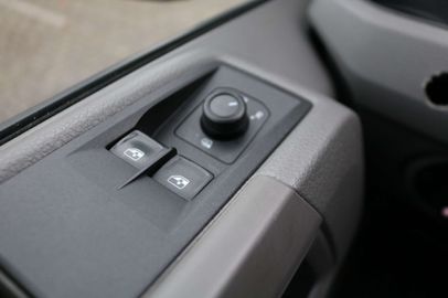 Car image 36