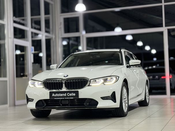 BMW 330e Touring M Sport 215 kW image number 1