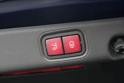 Car image 37