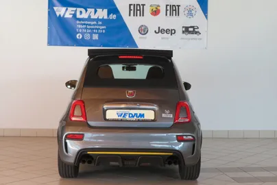 Car image 5
