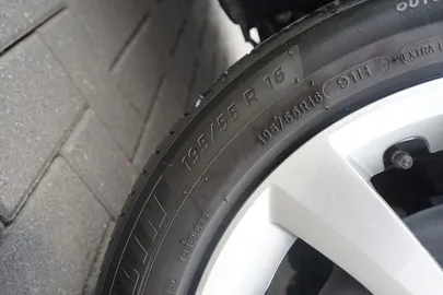 Car image 31